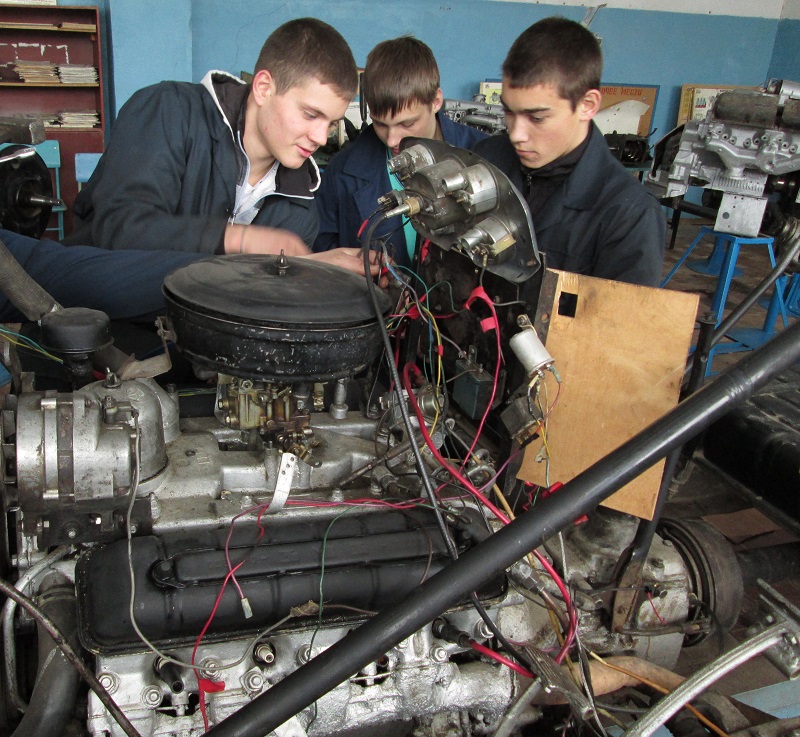 водитель автомобиля категории е